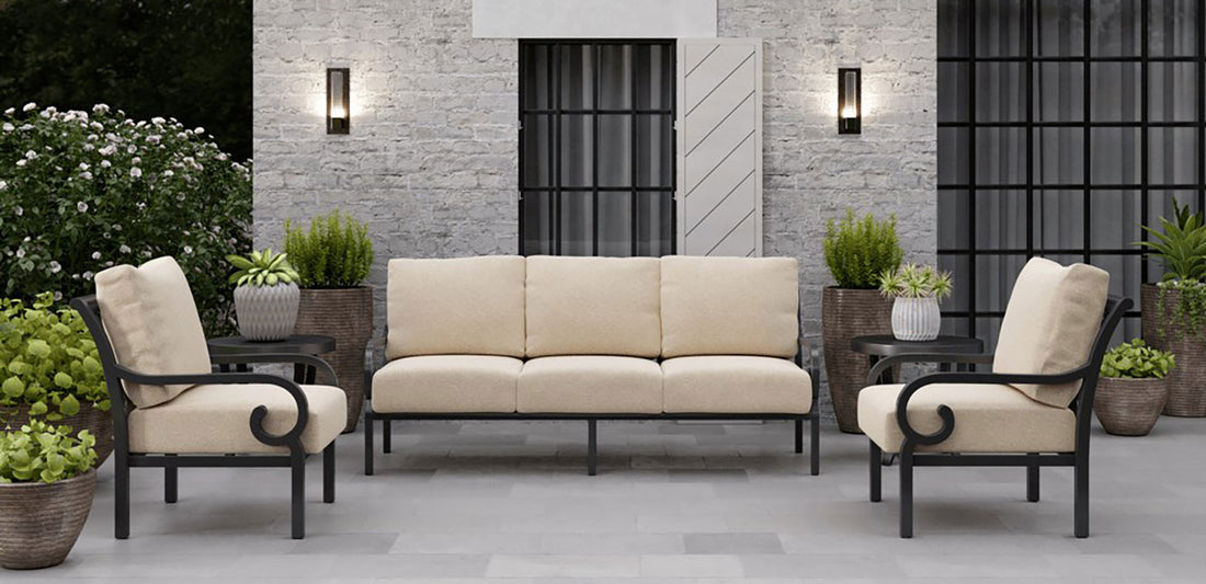 Staged outdoor furniture Set